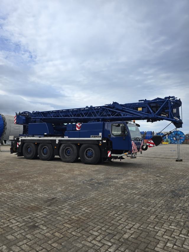Liebherr LTM 1070-4.2 2013
